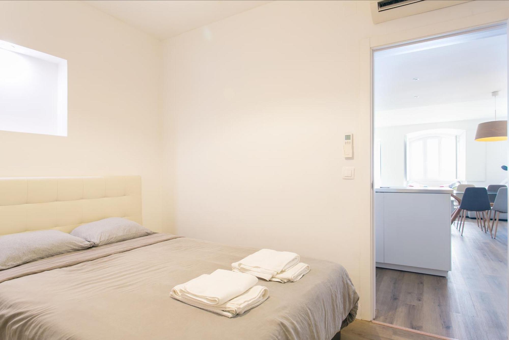 Cozy Apartment In Amazing Location! Lisbona Esterno foto